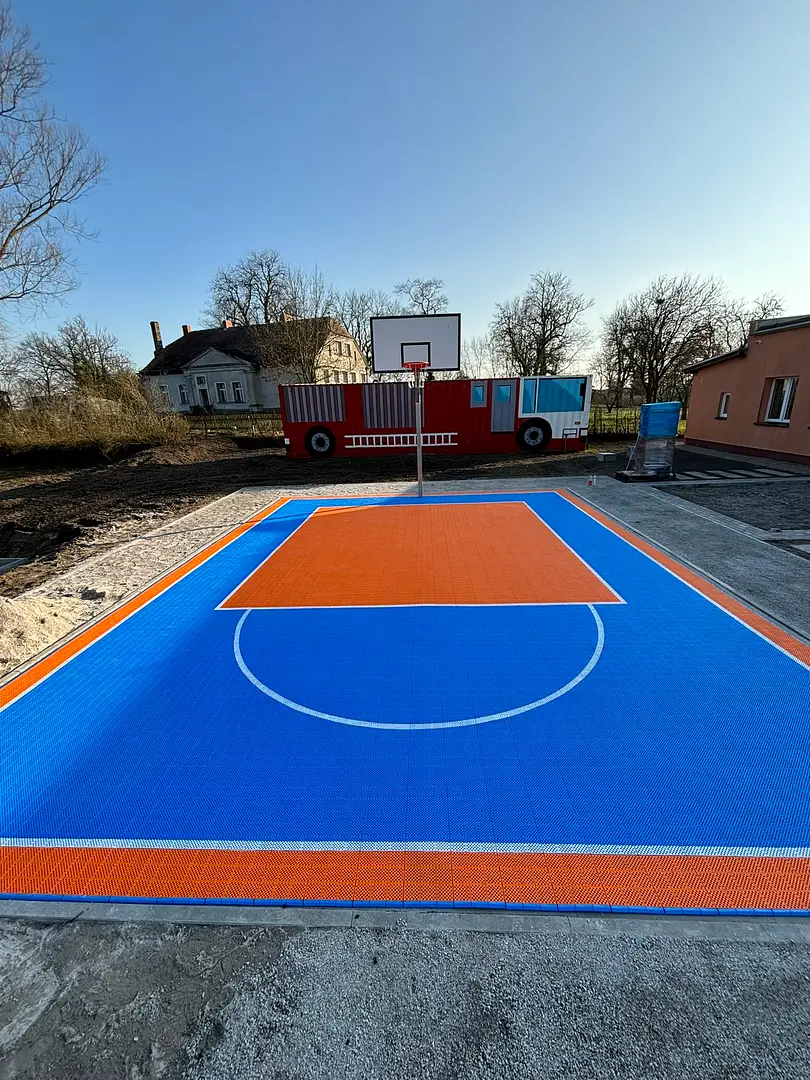 Boisko do koszykówki w Popowie tomkowym